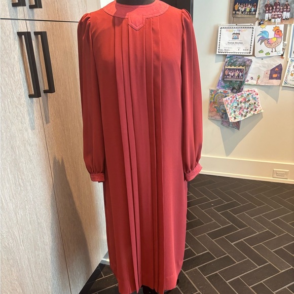 Elegant Red Women's Dress - Picture 3 of 6